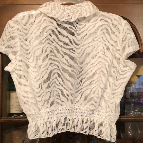 Junior’s Babydoll White Lace Bolero Shrug - Picture 2 of 5